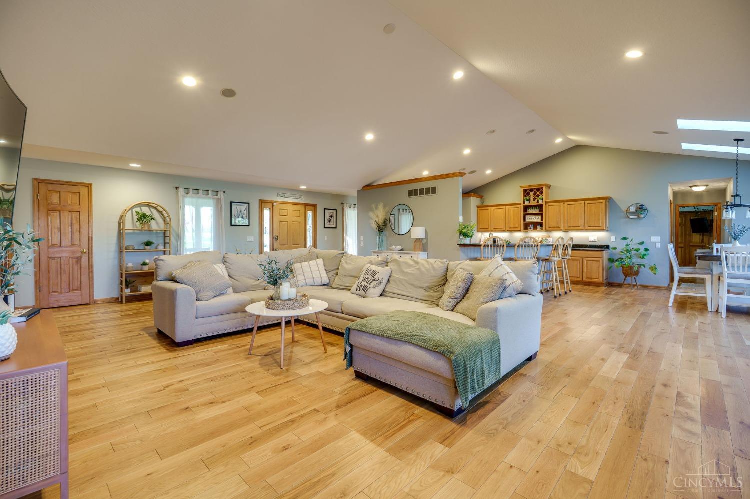 950 Ridgefield Road, Hamilton, Ohio image 2