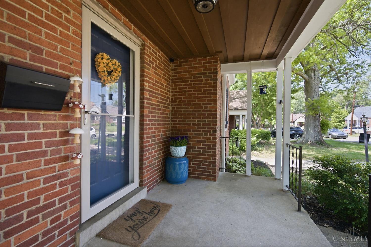 939 Winsray Court