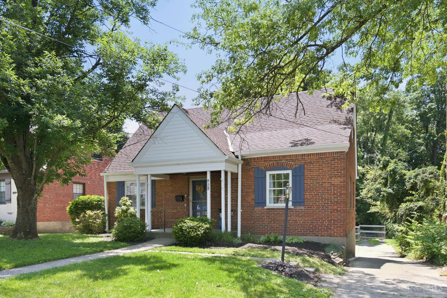 939 Winsray Court