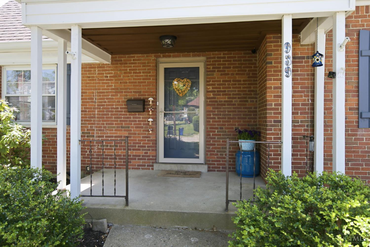939 Winsray Court