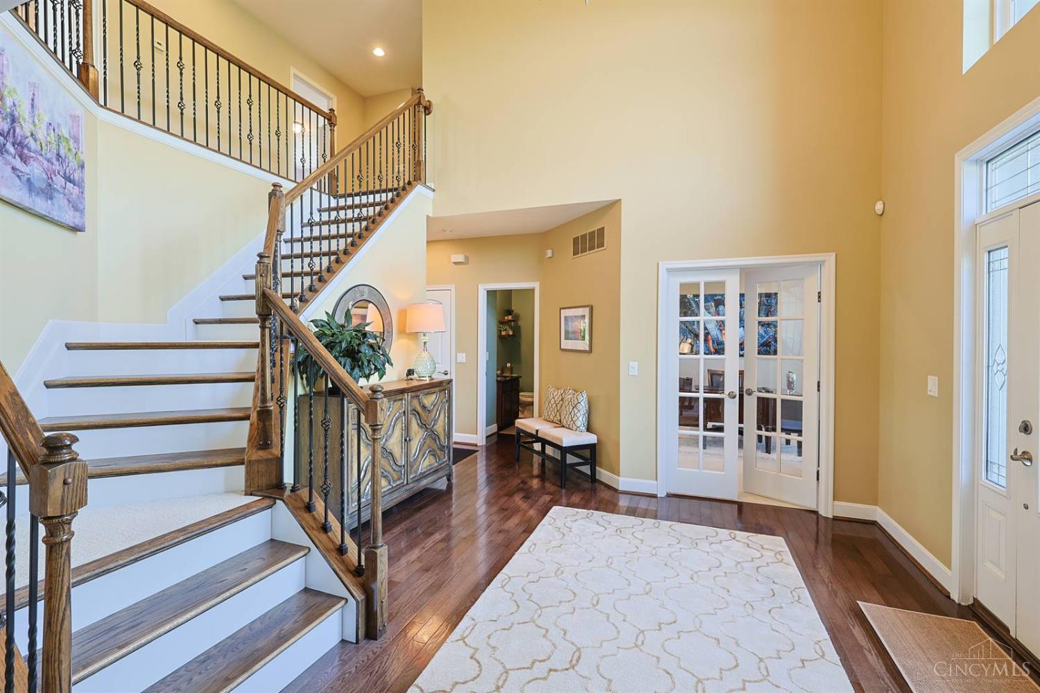 3328 Riverside Drive