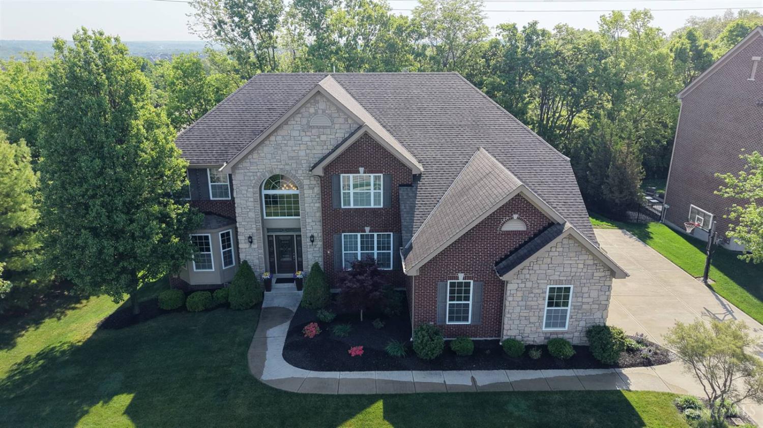 3328 Riverside Drive