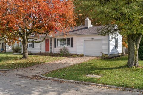 Photo of 354 Darbyshire Drive, Wilmington, OH 45177 (MLS # 1860783)