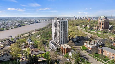 Photo of 2200 Victory Parkway #1806, Cincinnati, OH 45206 (MLS # 1872113)