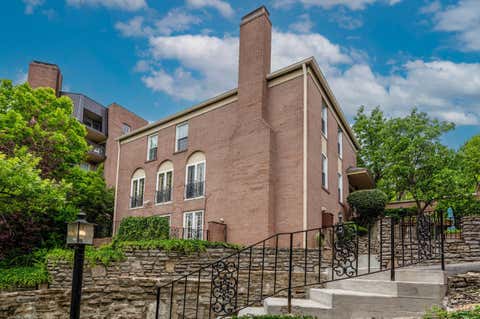 Townhouse For Sale - 854 Rue De La Paix #B1<br/> Cincinnati, OH 45220