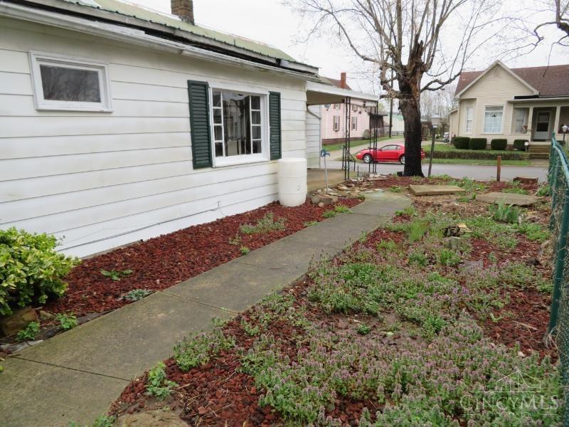 301 N Maple Street, Bainbridge, Ohio image 7