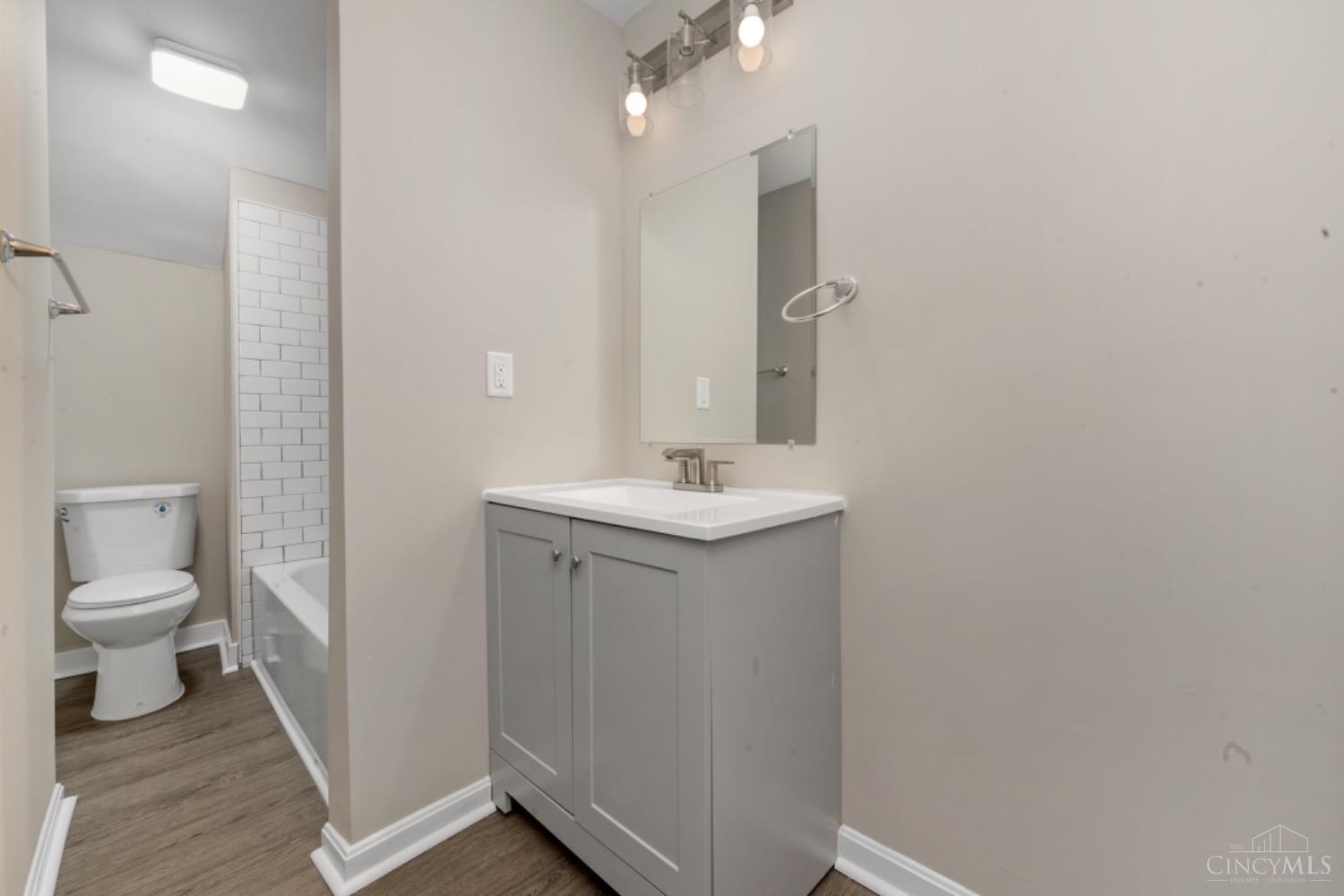 4550 Clearview Avenue, Cincinnati, Ohio image 17