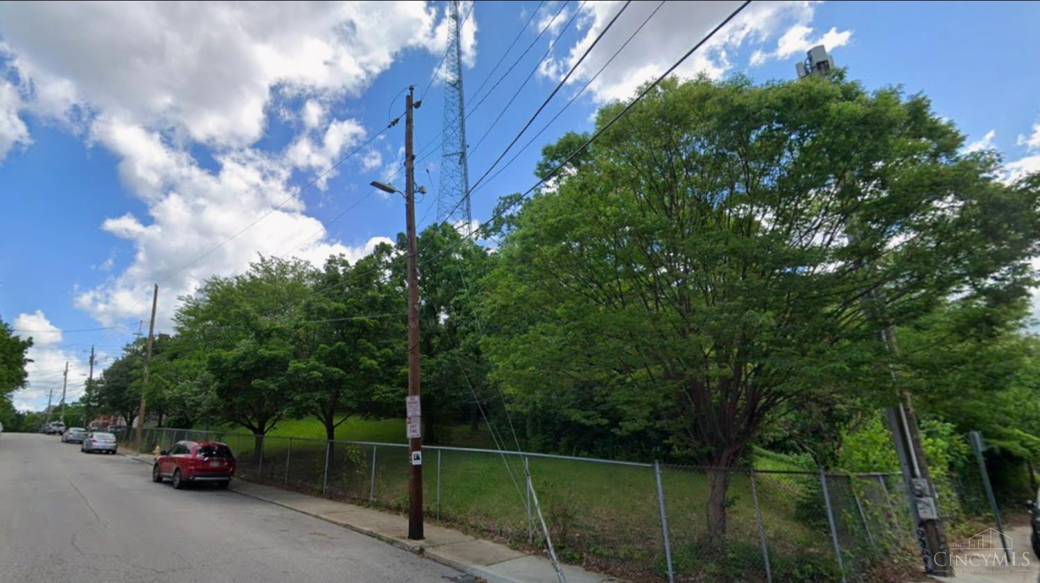 2232 Stratford Avenue