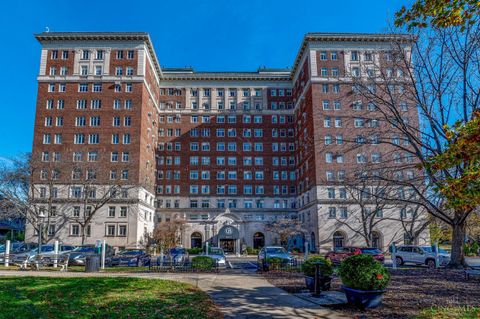 Photo of 3900 Rose Hill Avenue #905, Cincinnati, OH 45229 (MLS # 1861915)