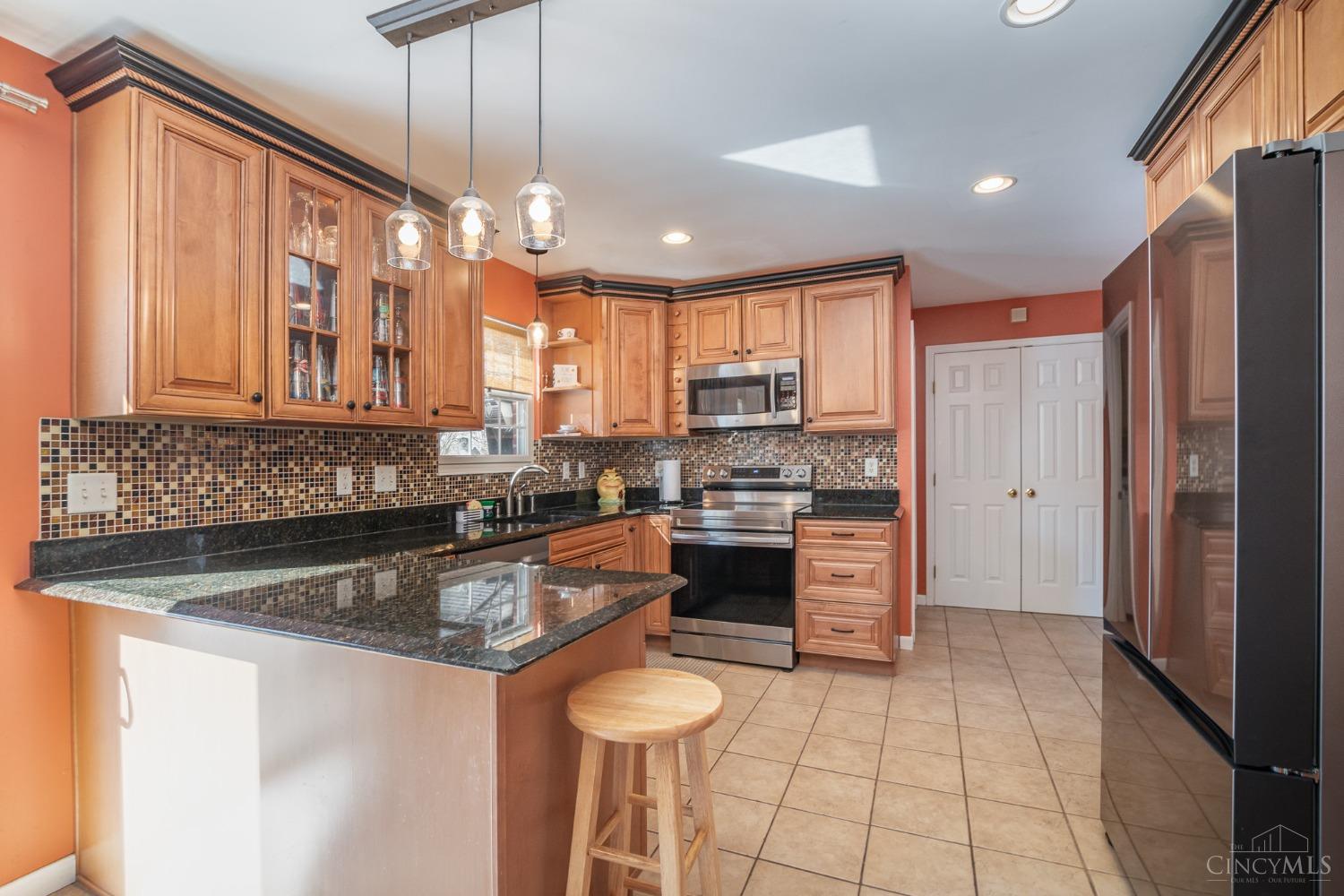 8230 Springleaf Lake Drive, Colerain Twp, Ohio image 9