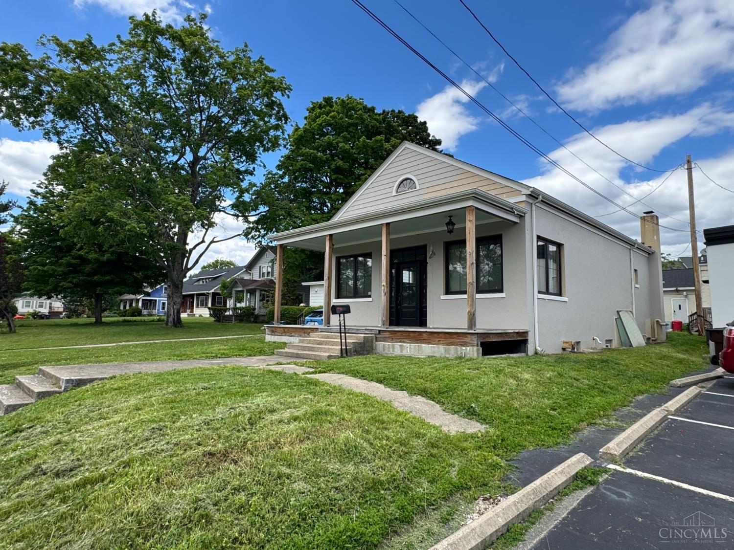 4 Oakwood Avenue