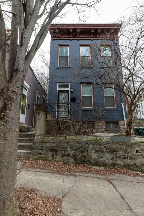 Apartment For Rent - 2202 Ravine Street<br/> Cincinnati, OH 45219