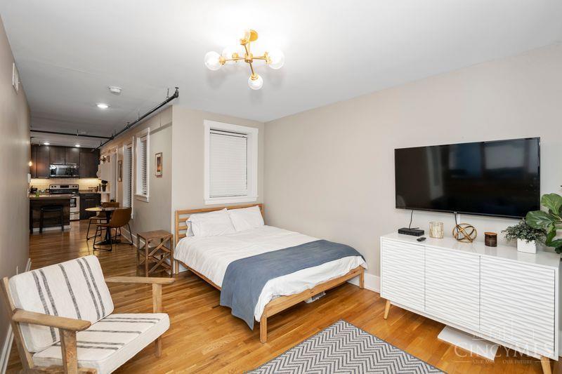1415 Vine Street 301