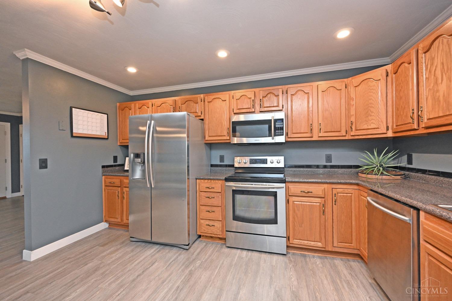 124 Glenavy Drive, Lynchburg, Ohio image 14