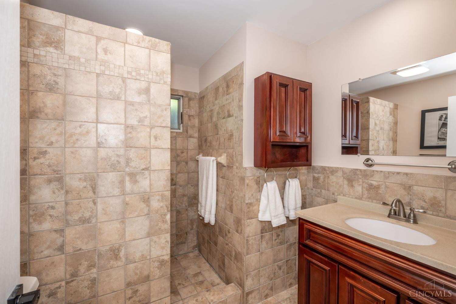 11126 Centennial Avenue, Blue Ash, Ohio image 25