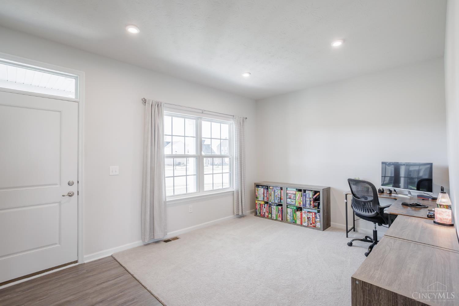 1586 Rosebush Court