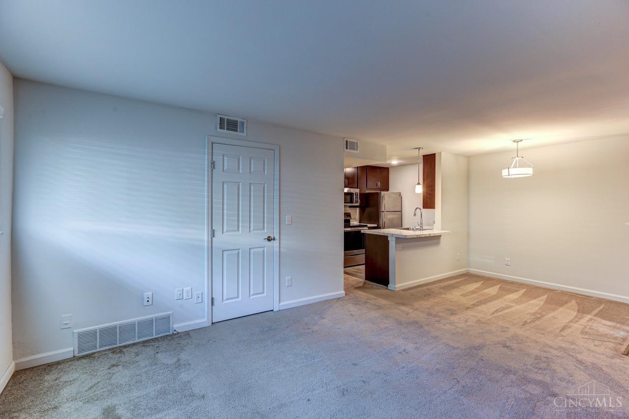 Delhi Twp, Ohio 45238, United States, 2 Bedrooms Bedrooms, ,2 BathroomsBathrooms,Residential,Active,145779