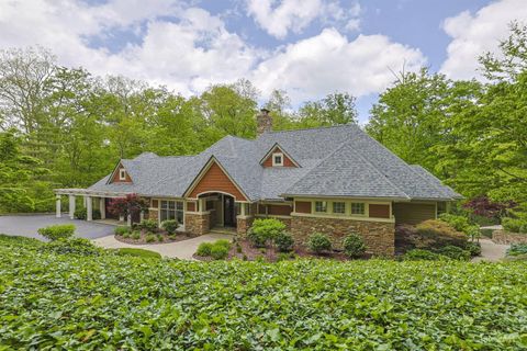 Photo of 7730 Annesdale Drive, Indian Hill, OH 45243 (MLS # 1877939)