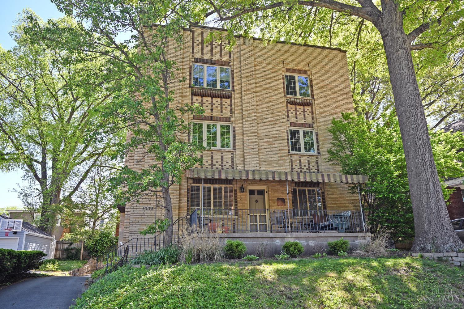 1338 Paxton Avenue 3