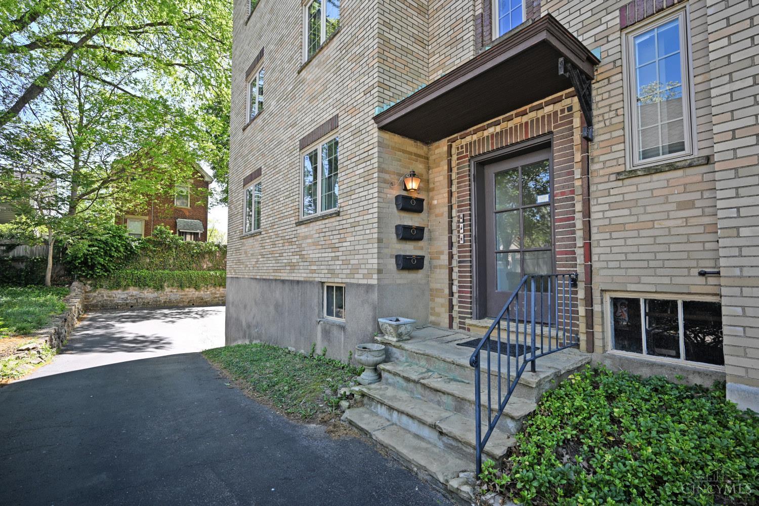 1338 Paxton Avenue 3