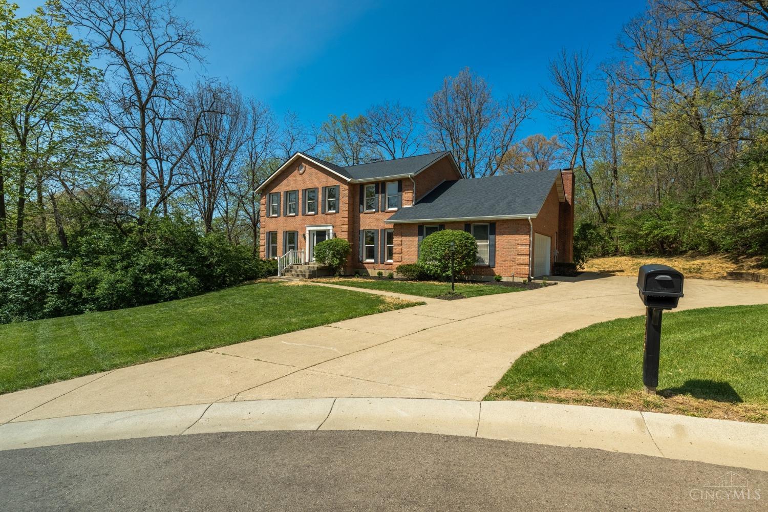 7240 Falling Woods Drive, West Chester, Ohio image 3