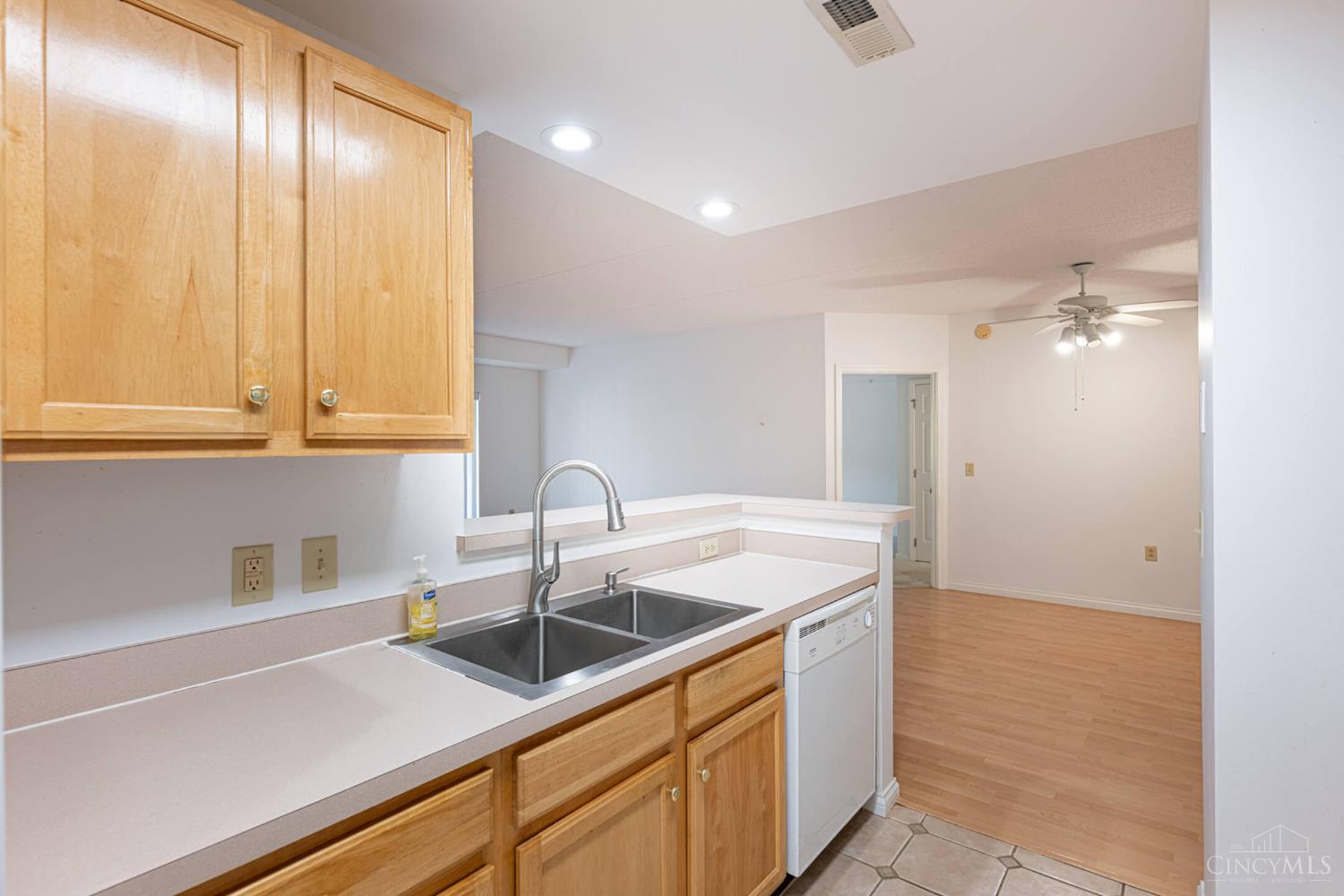 Dayton, Ohio 45440, United States, 2 Bedrooms Bedrooms, ,2 BathroomsBathrooms,Residential,Active,231259