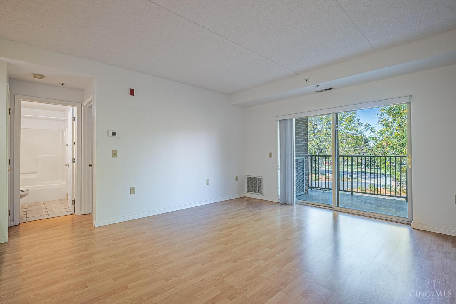 Dayton, Ohio 45440, United States, 2 Bedrooms Bedrooms, ,2 BathroomsBathrooms,Residential,Active,231259