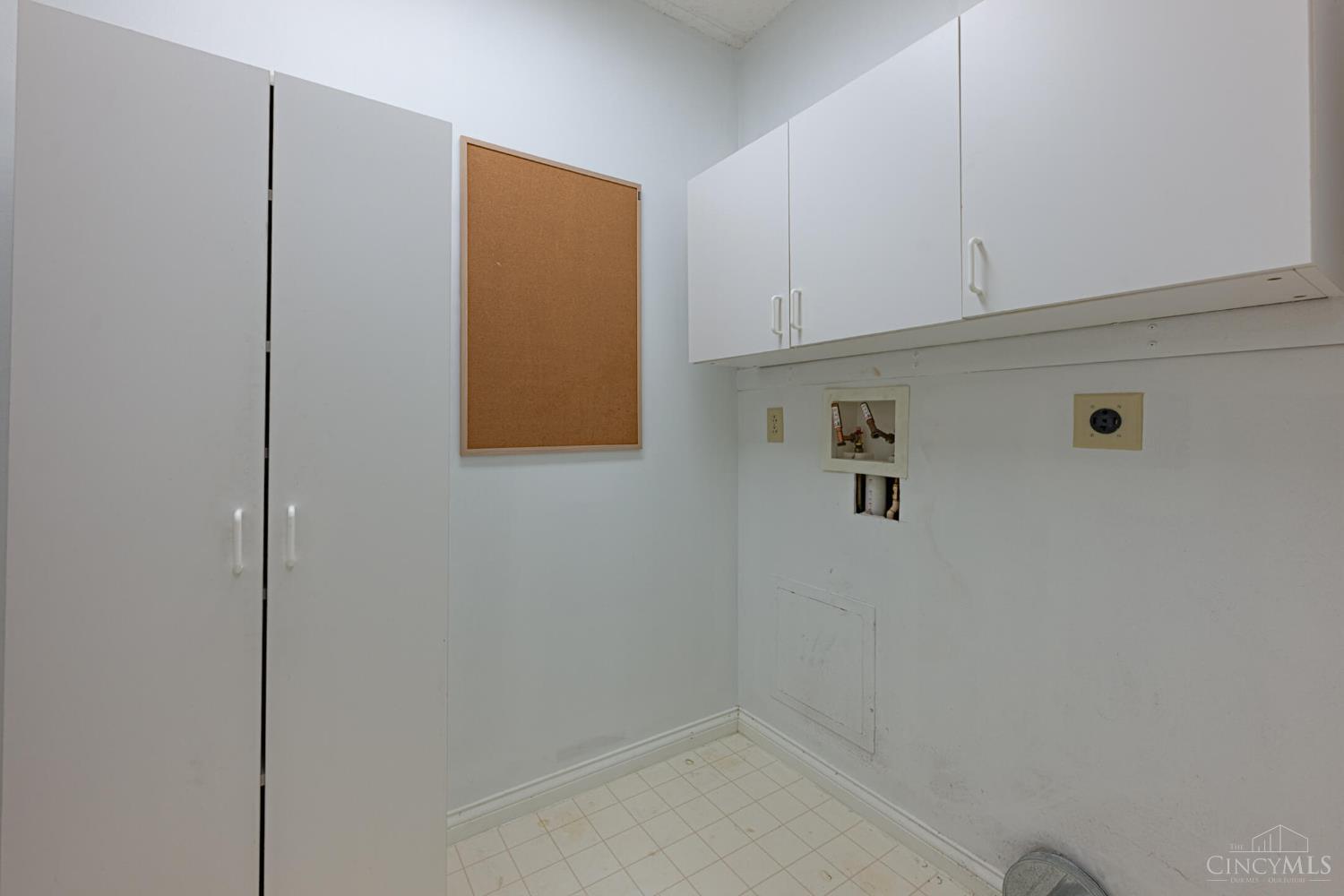 Dayton, Ohio 45440, United States, 2 Bedrooms Bedrooms, ,2 BathroomsBathrooms,Residential,Active,231259