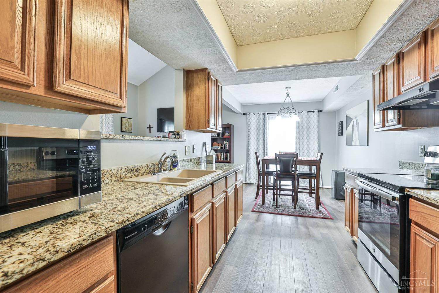 5376 Dogwood Circle, Mason, Ohio image 15