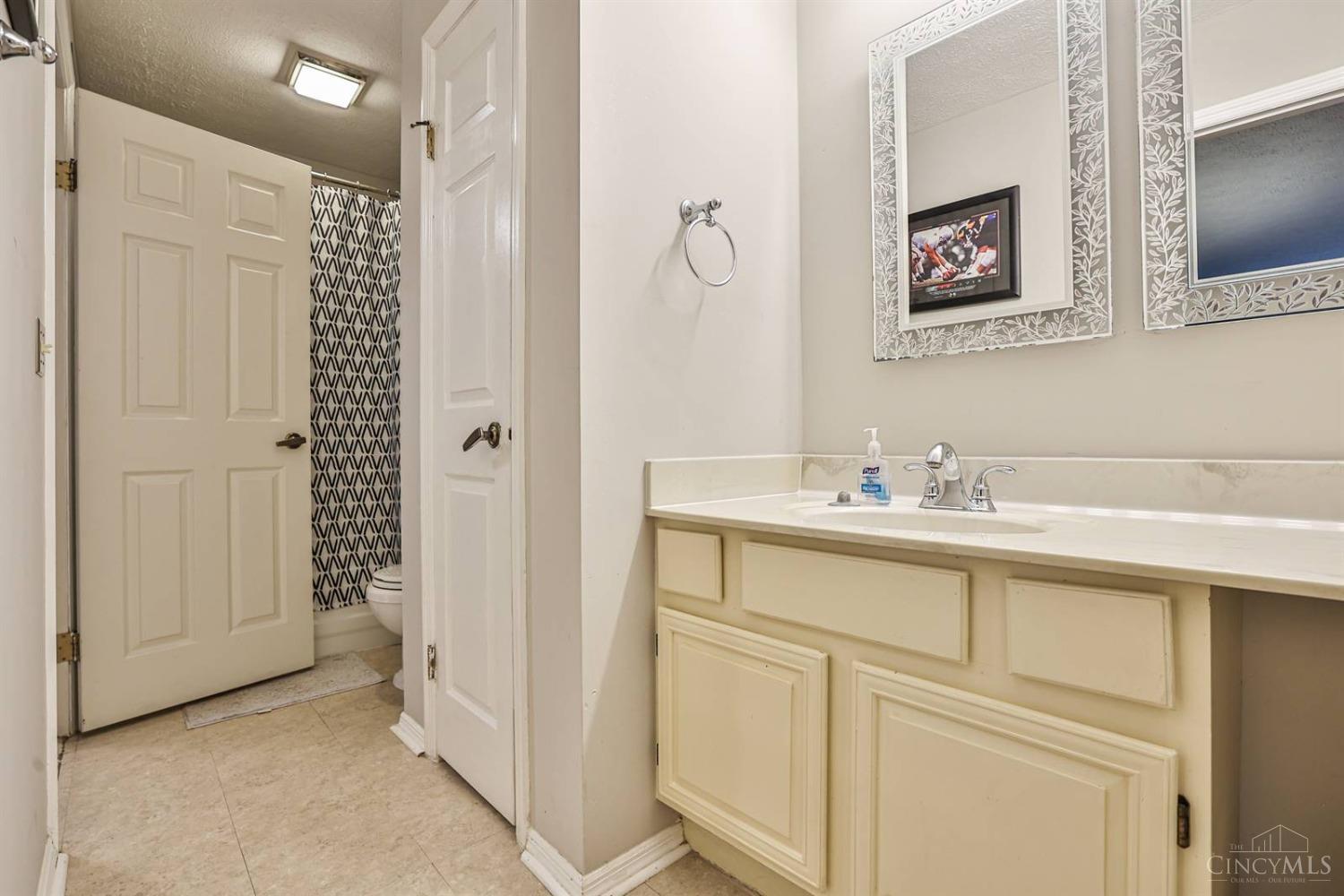 5376 Dogwood Circle, Mason, Ohio image 19