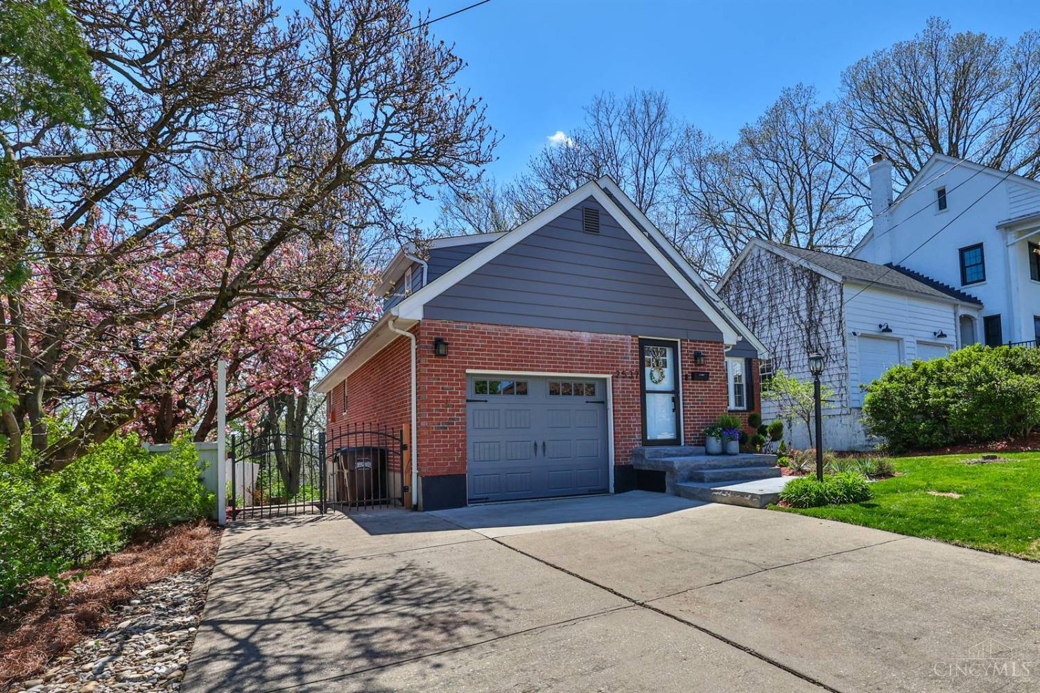 2537 Moundview Drive, Norwood, Ohio image 42