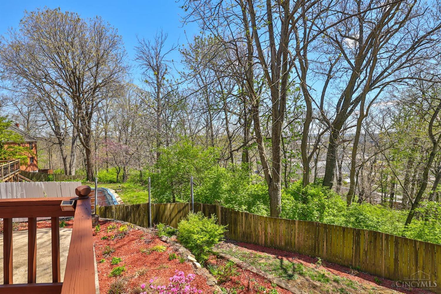 2537 Moundview Drive, Norwood, Ohio image 38