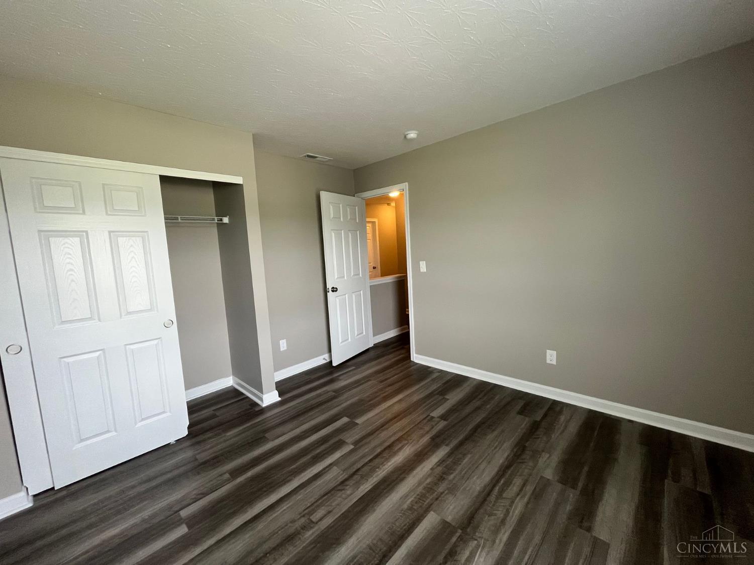 821 Prescot Circle, Trenton, Ohio image 12