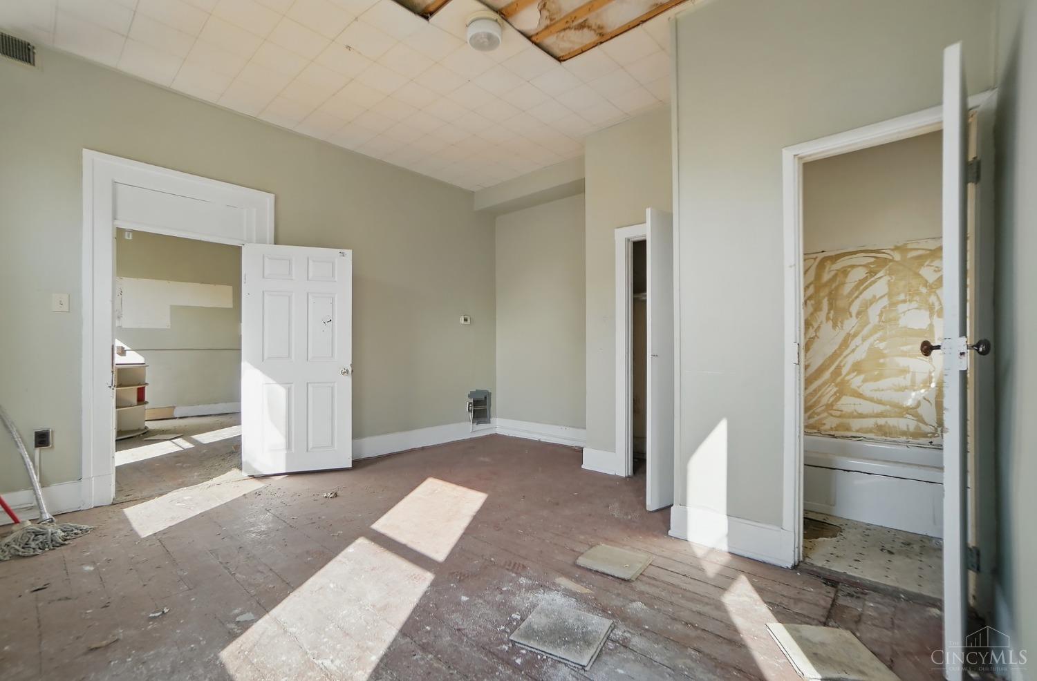64 E Mcmicken Avenue, Cincinnati, Ohio image 29
