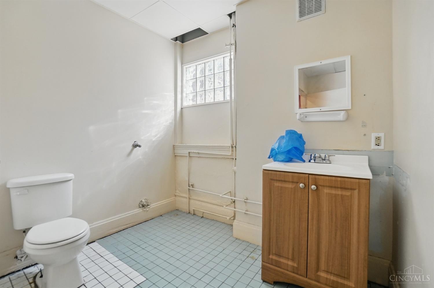 64 E Mcmicken Avenue, Cincinnati, Ohio image 7