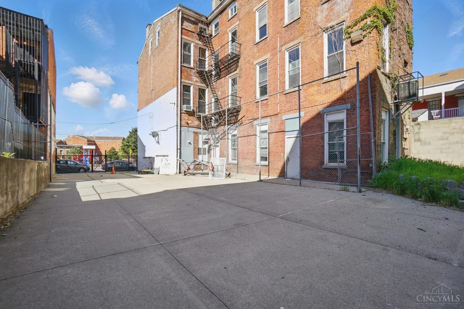 64 E Mcmicken Avenue, Cincinnati, Ohio image 39