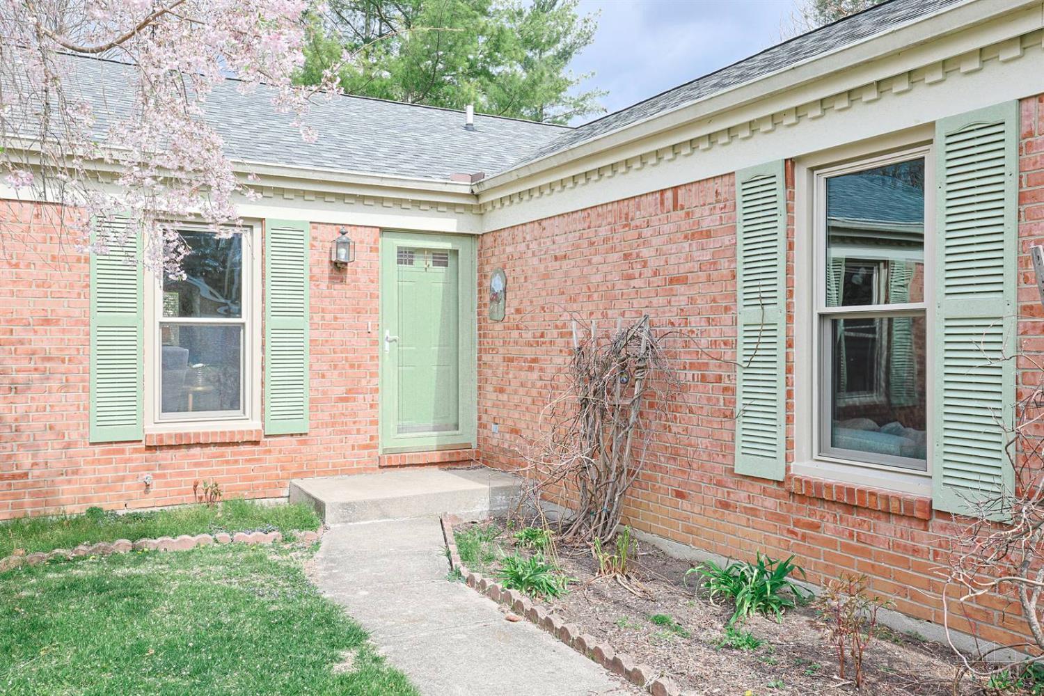 1202 Meadow Knoll Court