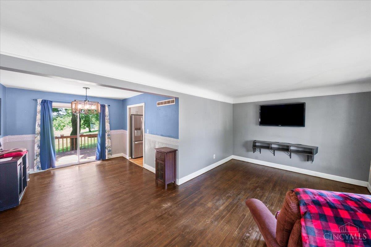 5455 Hyacinth Terrace