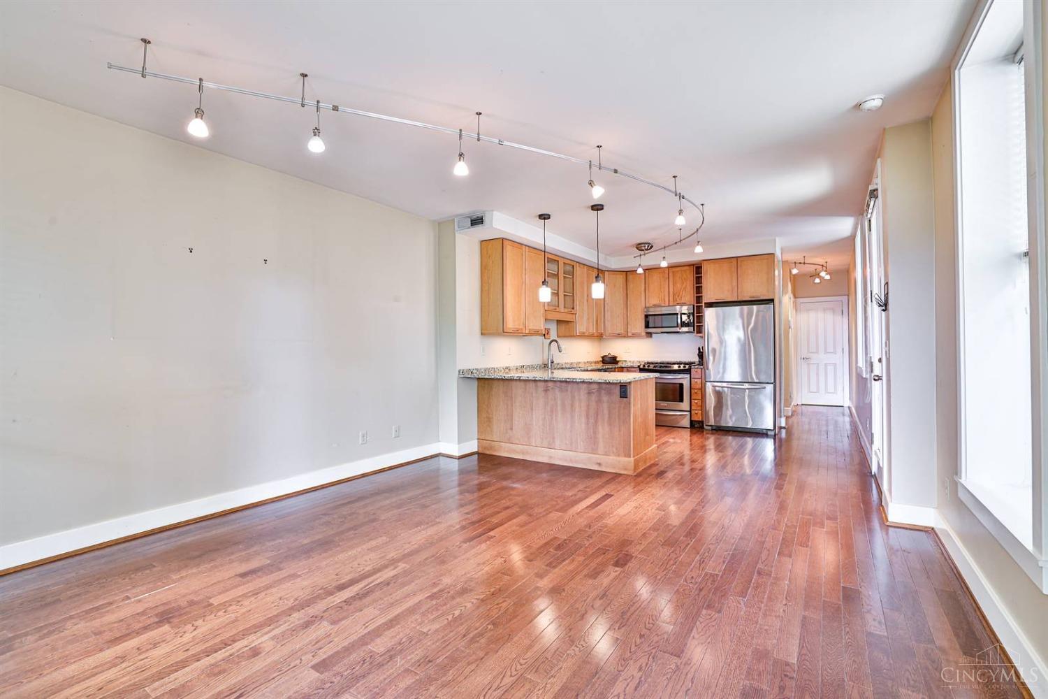 537 Liberty Hill 1