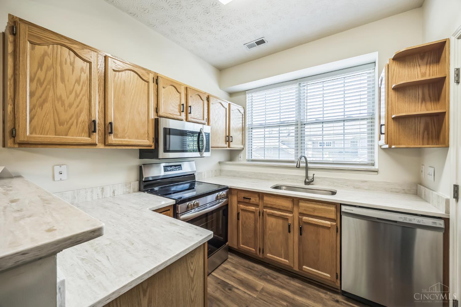 2454 Doeview Court, Cincinnati, Ohio image 5