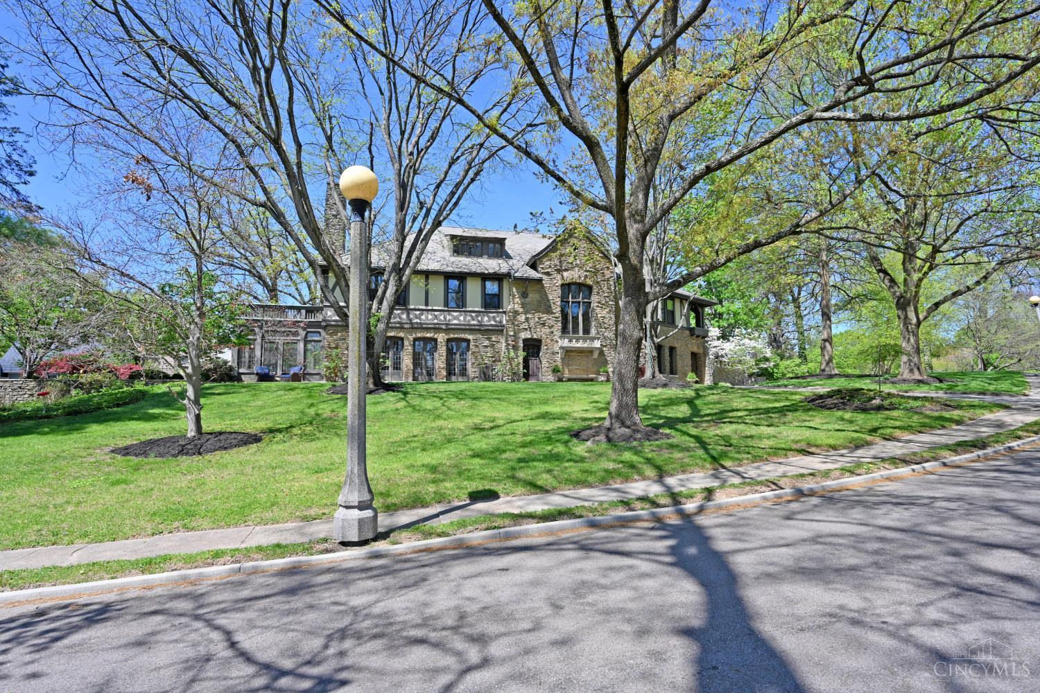 1 Beech Crest Lane