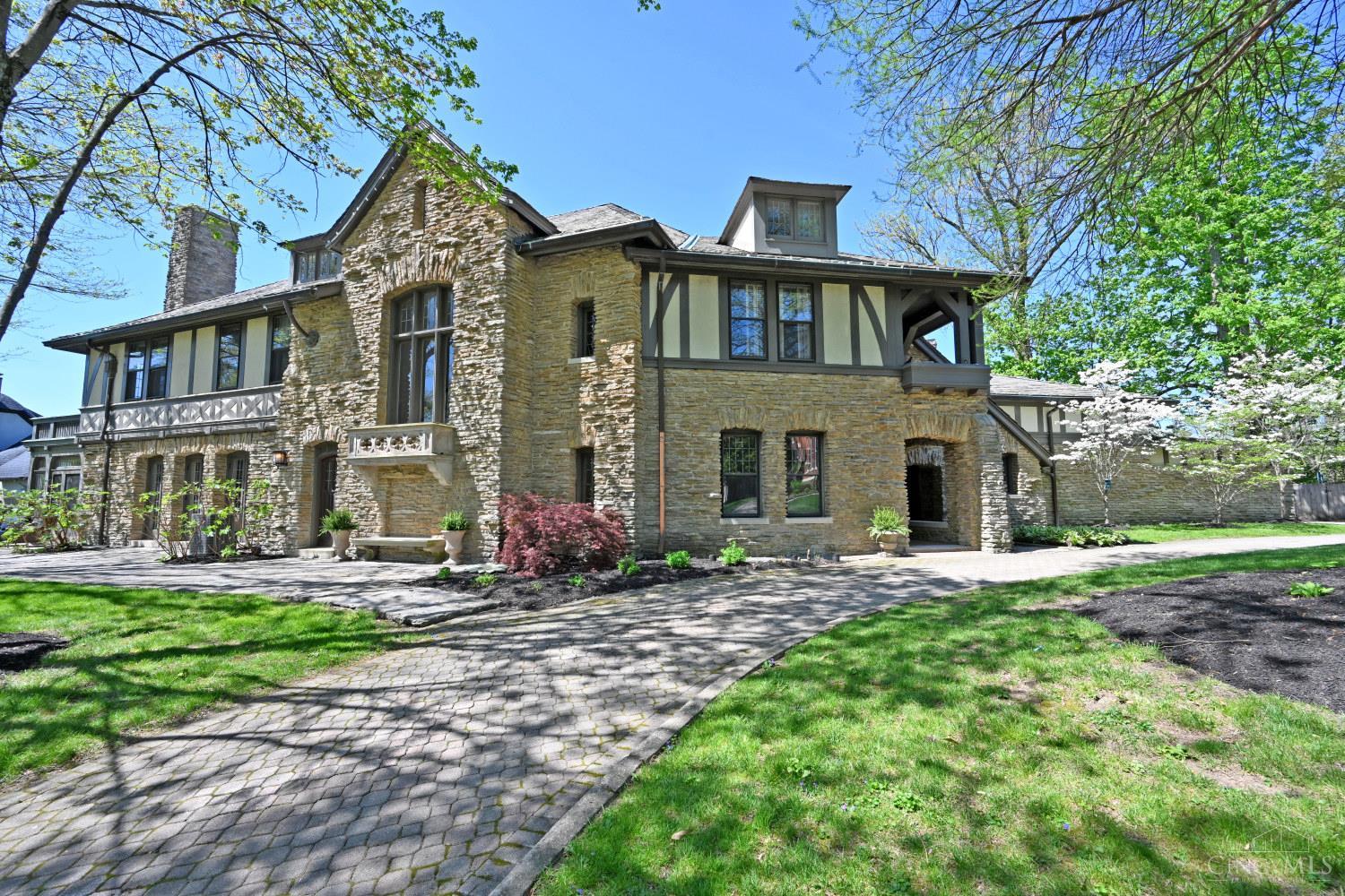 1 Beech Crest Lane