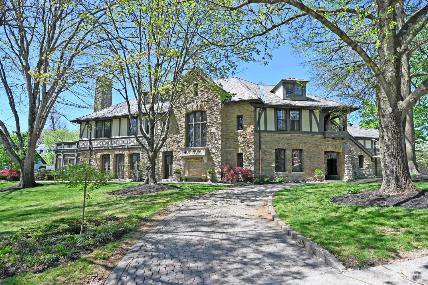 1 Beech Crest Lane