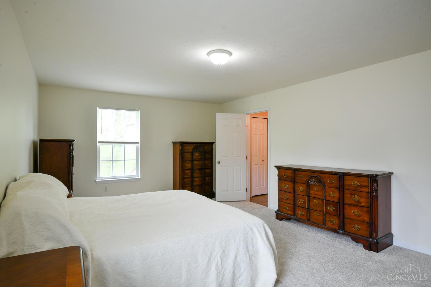 Liberty Twp, Ohio 45011, United States, 4 Bedrooms Bedrooms, ,3 BathroomsBathrooms,Residential,Pending,129670