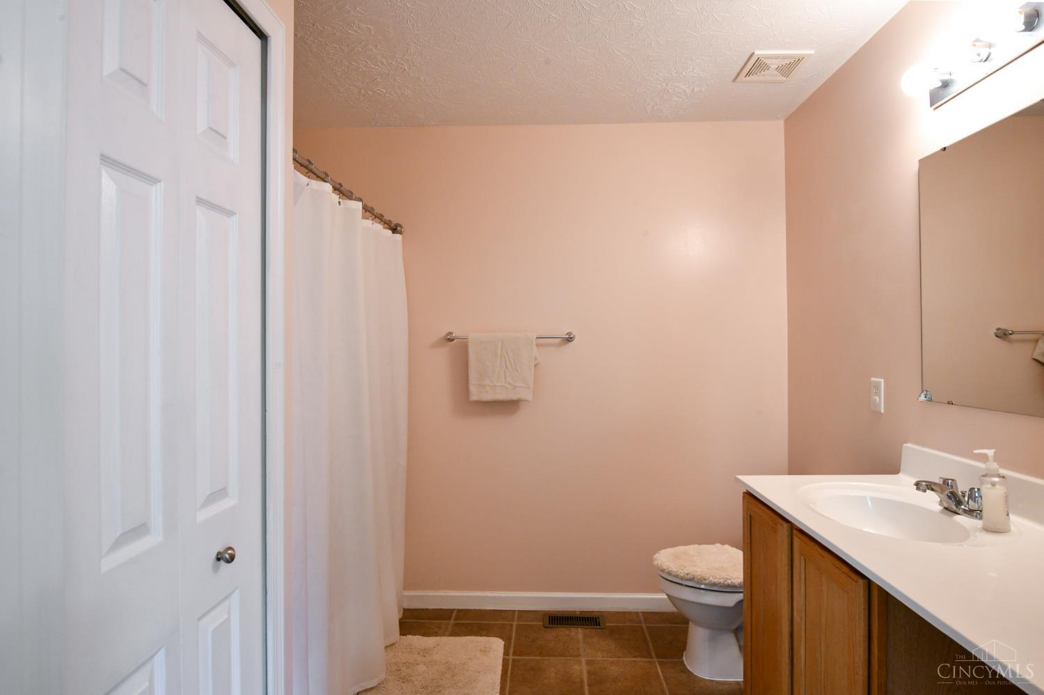 Liberty Twp, Ohio 45011, United States, 4 Bedrooms Bedrooms, ,3 BathroomsBathrooms,Residential,Pending,129670