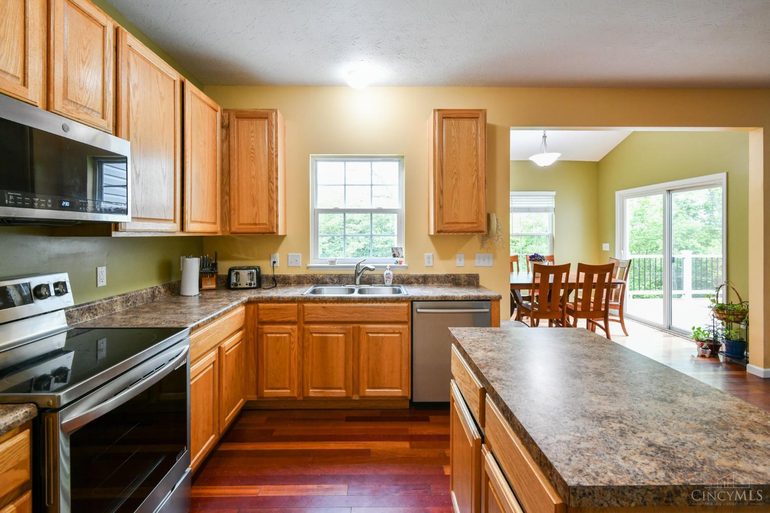 Liberty Twp, Ohio 45011, United States, 4 Bedrooms Bedrooms, ,3 BathroomsBathrooms,Residential,Pending,129670