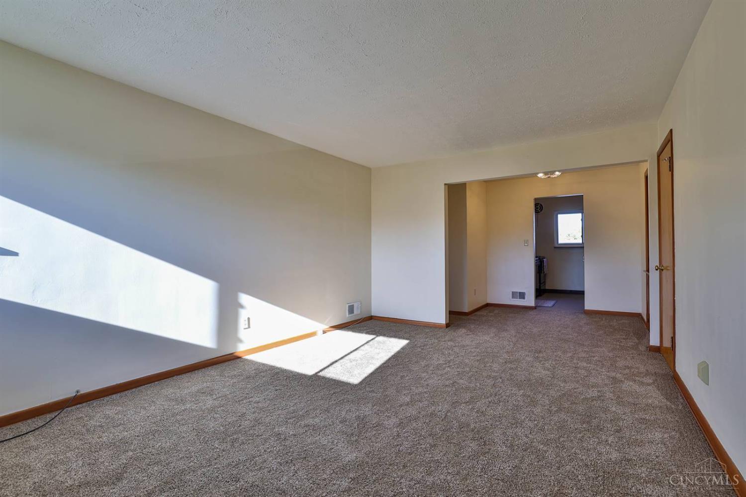 82 Brookwood Avenue D16