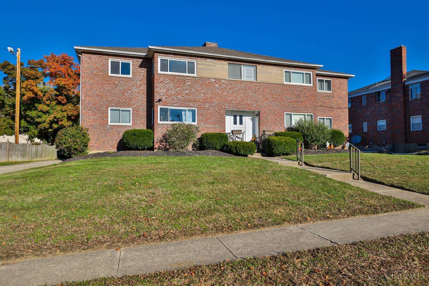 82 Brookwood Avenue D16