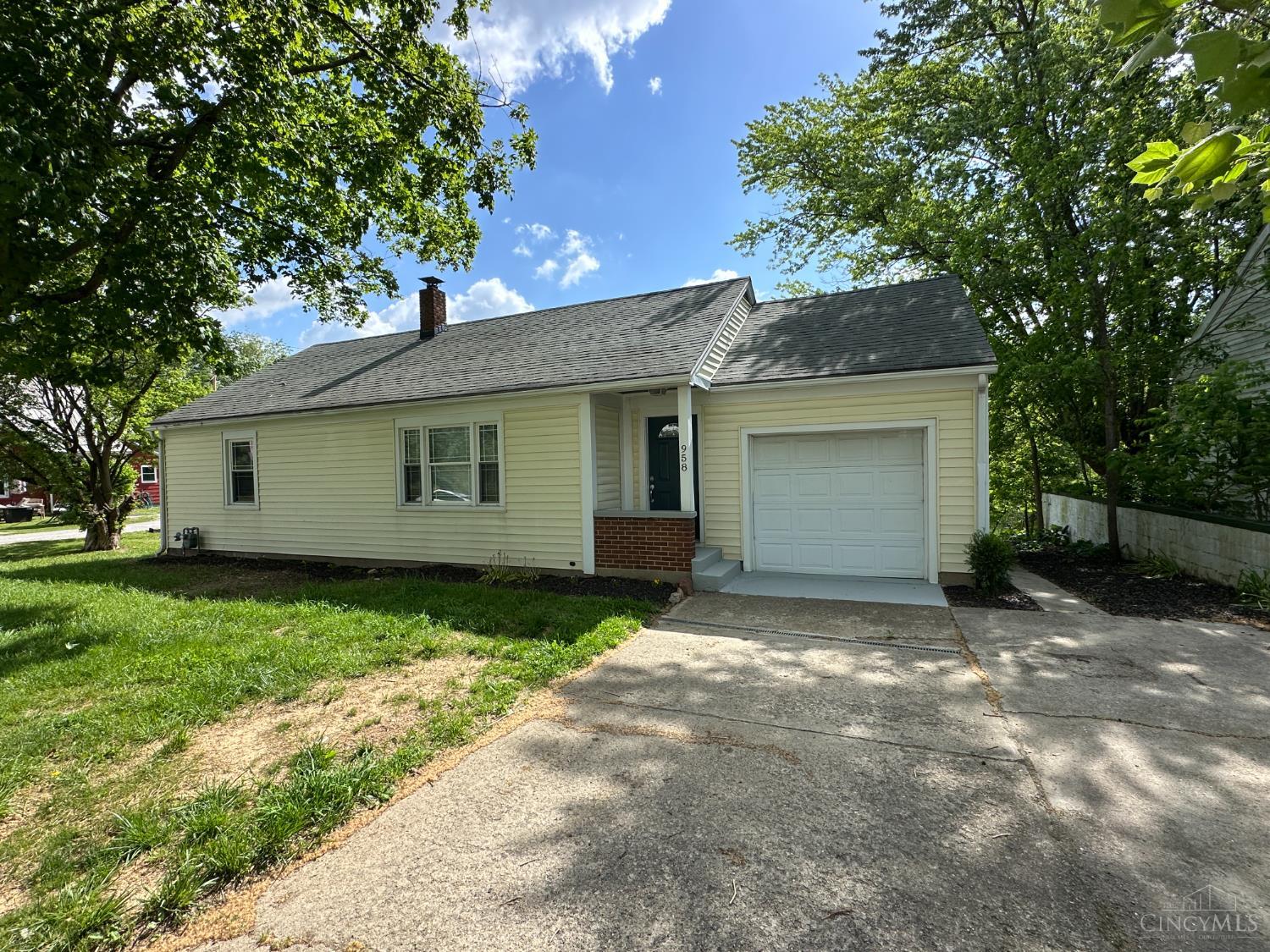 958 N High Street, Hillsboro, Ohio image 1