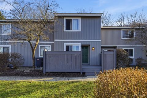 Photo of 96 Twin Lakes Drive, Fairfield, OH 45014 (MLS # 1868542)